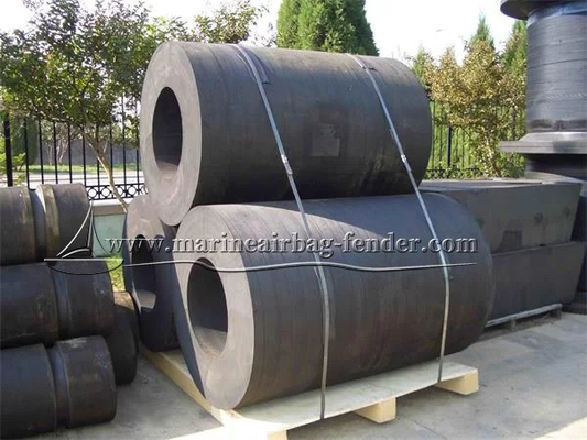 جودة  Cylindrical Marine Rubber Fender Bolted Installation For Offshore مصنع