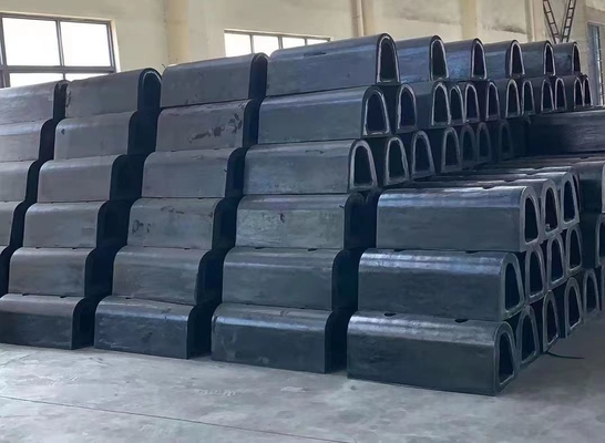 المروحة البحرية السوداء المطاطية من النوع D مخصصة للسفن والرصيف